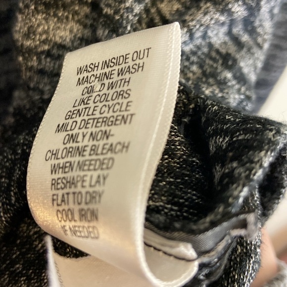 Vera Wang Grey/Black Button Up Cardigan Side Slits Size S - Picture 5 of 10